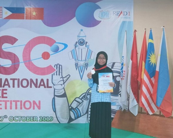 Hebat, Siswi SD di Siak Ini Raih Gold Award pada ISC 2019