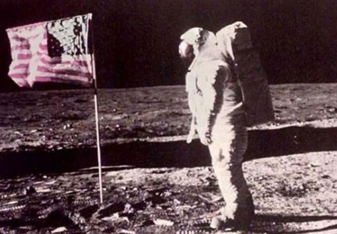 Astronot AS Mendarat di Bulan Hoaks? Rusia Akan Buktikan