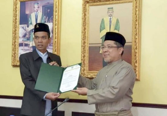 Ustaz Abdul Somad Dianugerahi Gelar Profesor Oleh UNISSA Brunei Darussalam