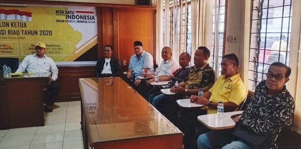 Kembalikan Formulir Balon Ketua Golkar Riau, Andi Rachman Klaim Kantongi 12 Dukungan