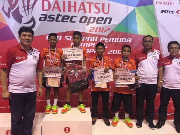 Putra Riau Juara Bulutangkis Daihatsu ASTEC Open 2017 di Lampung