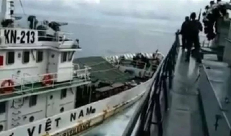 Viral, Aksi Nekat Kapal Vietnam Tabrak Kapal Perang Indonesia