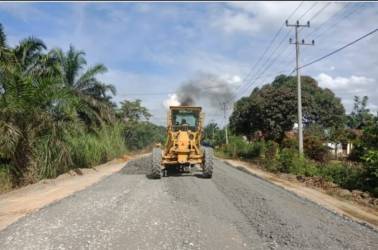 BPS Bantah Jalan Rusak Riau Terpanjang di Indonesia, Katanya hanya 178 Km
