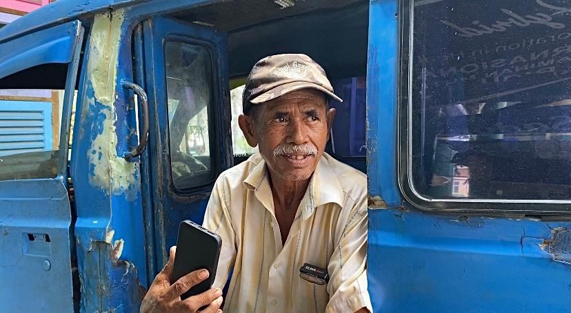 Roda Harapan, Kisah Perjuangan Sopir Angkot di Tengah Gempuran Transportasi Online