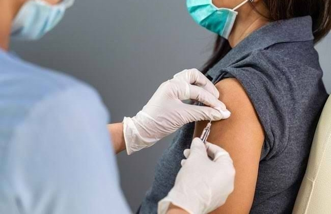 Revisi Perda Covid-19, Kewajiban Masyarakat Vaksin harus Diiringi Jaminan Stok Vaksin