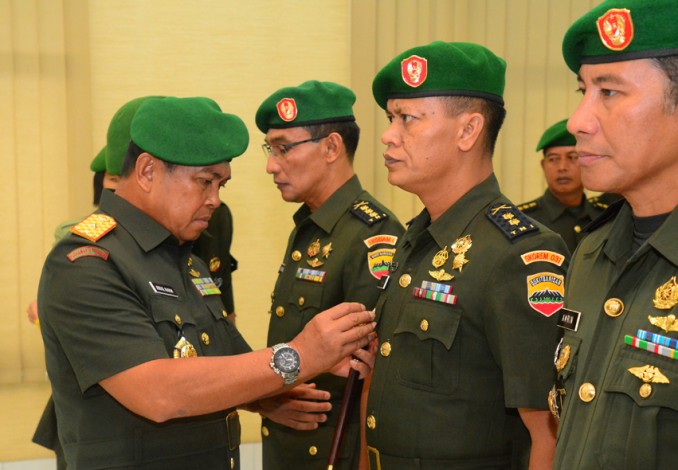 Brigjen TNI Abdul Karim Pimpin Sertijab 3 Perwira Menengah Korem 031/WB