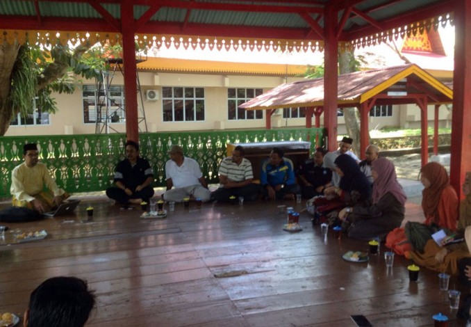 Tahu Pantun, Puisi dan Gurindam Ketika di Riau