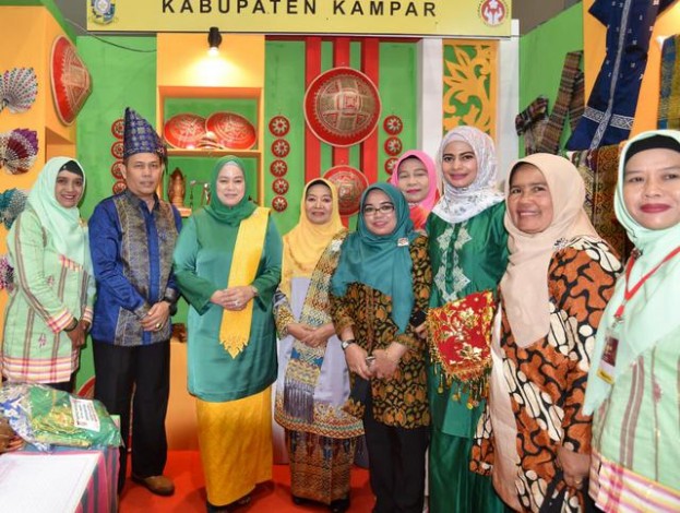 Tudung Saji Kampar Ludes Terjual di Pameran Kerajinan Nusantara Kriyanusa 2017 di Jakarta