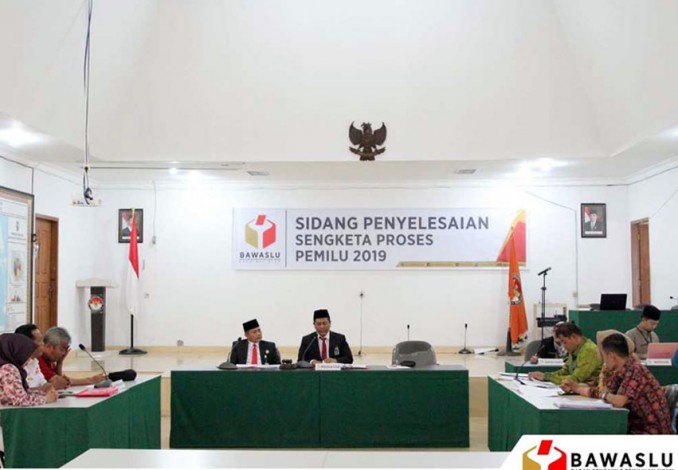Bawaslu Riau Selesaikan Dua Sengketa Pemilu Terkait DCT Lewat Mediasi