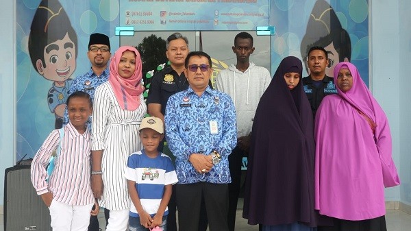 Dua Keluarga Imigran Asal Somalia dan Sudan Dipindahkan dari Pekanbaru ke Jakarta
