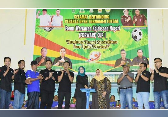 Bupati dan Kajari Bengkalis Resmikan Turnamen Futsal Forwari Cup