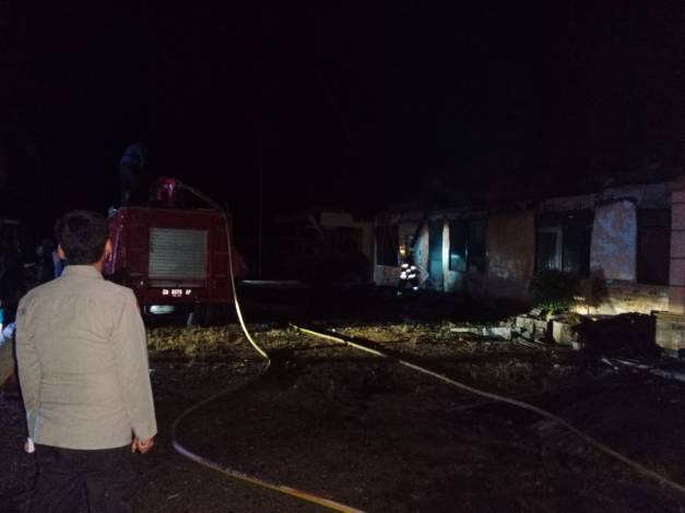Diduga Disambar Petir, Kantor BPD Desa Bono Tapung Terbakar