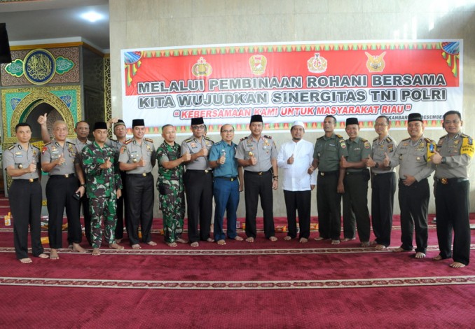 Tingkatkan Sinergitas, TNI-Polri di Pekanbaru Gelar Zikir Bersama