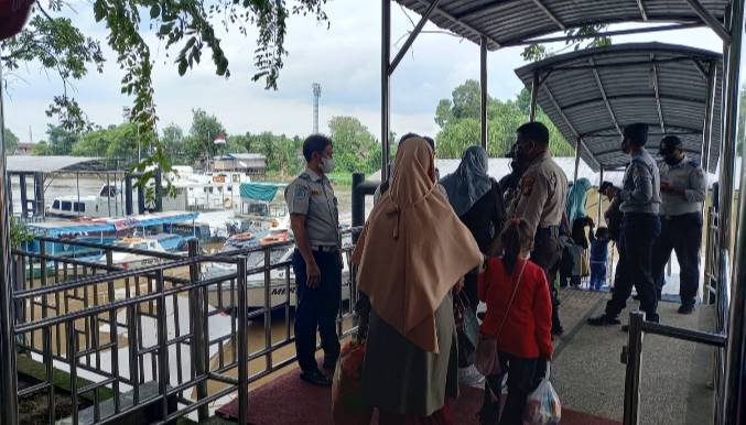 Libur Akhir Tahun, Pemudik di Pelabuhan Sungai Duku Pekanbaru Meningkat