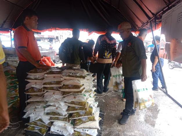 Pemprov Riau Distribusikan Bantuan Logistik Tahap Dua untuk Korban Banjir Rohul 