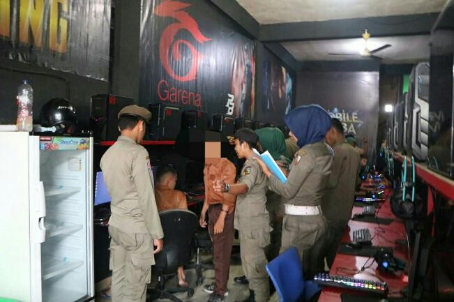 Main di Warnet, Belasan Pelajar Ditangkap Satpol PP Pekanbaru
