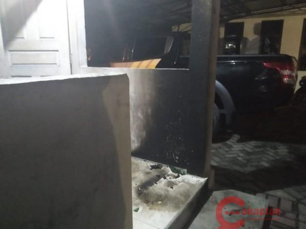 Pos Penjagaan Satpol PP Provinsi Riau Dilempar Bom Molotov