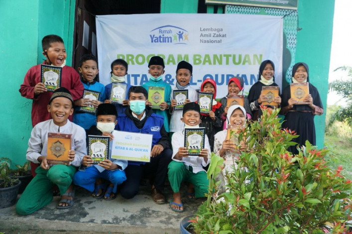 Rumah Yatim Salurkan Bantuan Pendidikan Agama untuk MDTA Hubbul Khairiyah Riau