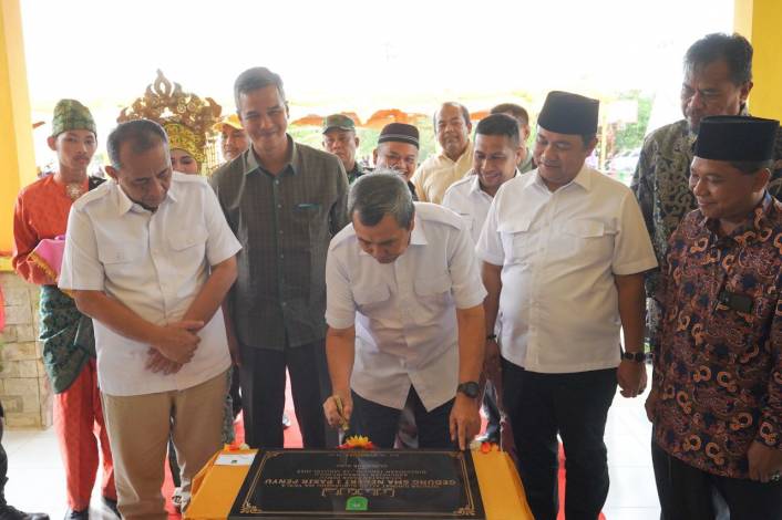 Pemprov Revitalisasi Gedung SMAN 1 Pasir Penyu Eks Sekolah Ketua DPRD Riau