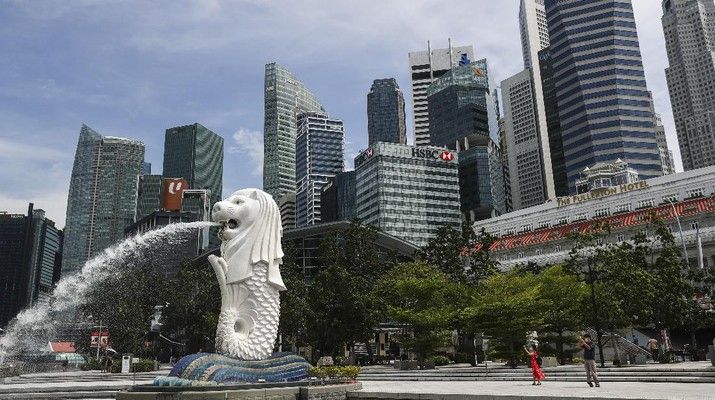 Singapura Berdamai dengan Covid-19, Warga Boleh Copot Masker