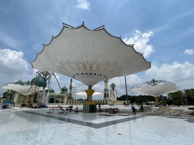 PUPR Desak Rekanan Percepat Perbaikan Payung Elektrik Masjid Annur Riau