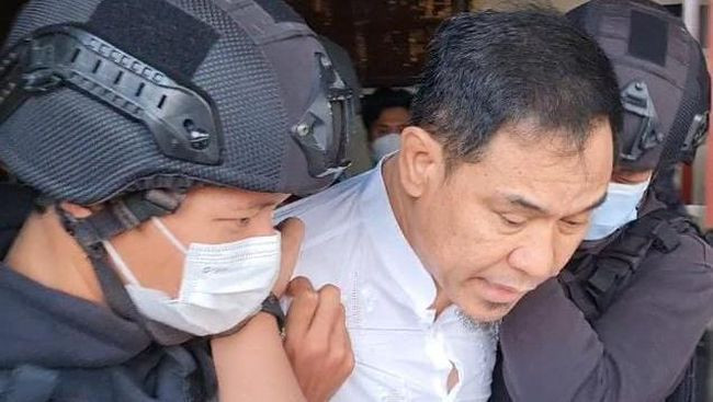 Ditetapkan Jadi Tersangka Munarman Terancam 20 Tahun Penjara