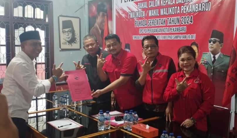 10 Kandidat Sudah Daftar, Kharisman Risanda Kader PDIP Pertama Daftar Cawako Pekanbaru