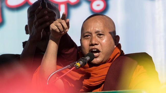 Myanmar Perintahkan Tangkap Biksu Radikal Buddha Wirathu