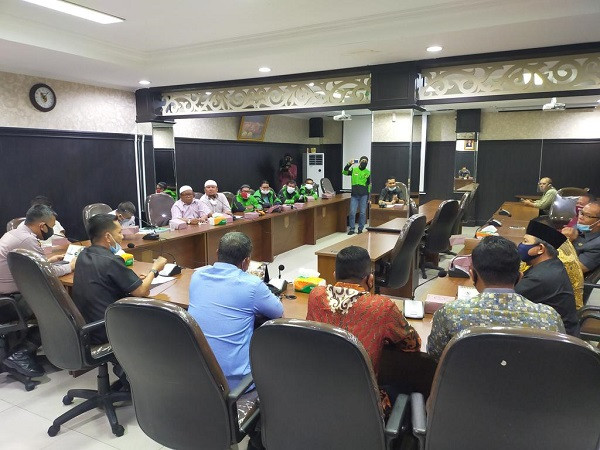 Diajak Bahas Tuntutan Driver, Manajemen Gojek Tak Penuhi Panggilan DPRD Pekanbaru