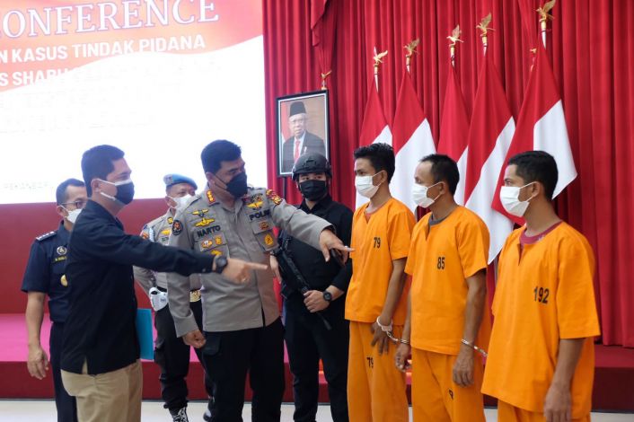 Simpan 19 Kg Sabu Asal Malaysia di Kebun Durian Bengkalis, 3 Pengedar Diciduk Polisi