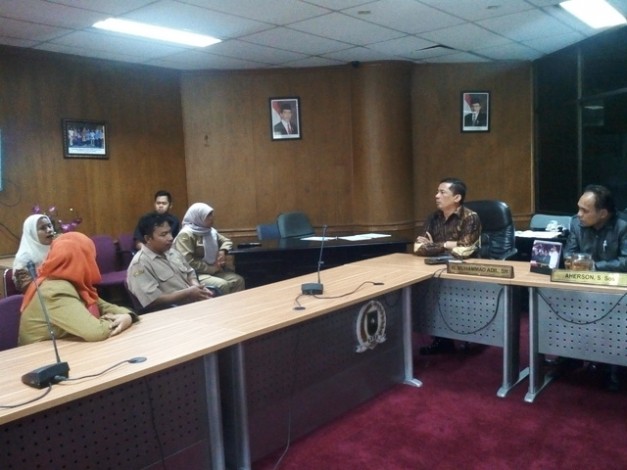 Mengaku Dizalimi Kepala Sekolah, Lima Guru Ini Mengadu ke DPRD Riau