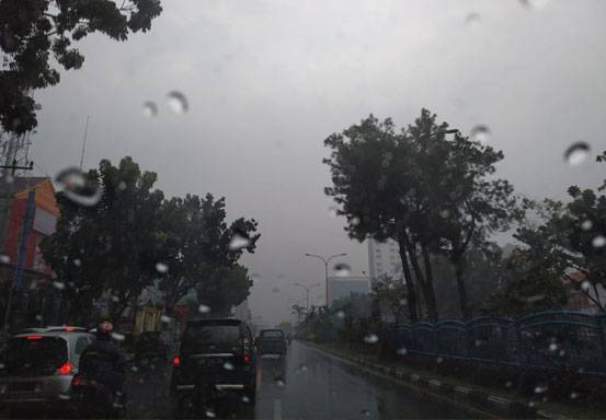 Prakiraan BMKG: Hujan akan Mengguyur Riau hingga Dini Hari