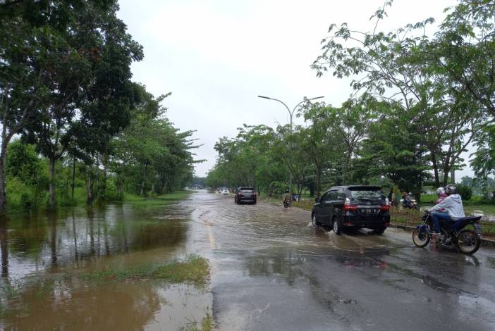 Banjir Selalu Terjadi saat Hujan Deras, Warga Pekanbaru: Sampai Kapan?