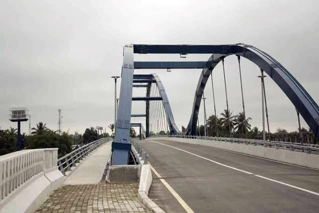 KPK Kembali Periksa Tersangka Korupsi Jembatan Water Front City Bangkinang