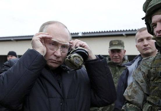Putin: Barat Sedang Hancur oleh Hegemoni Mereka Sendiri