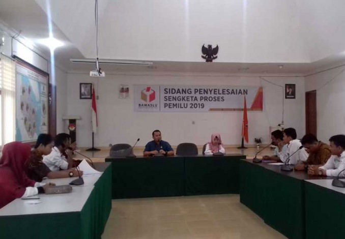 Datangi Bawaslu Riau, KAMMI Pertanyakan Kasus Dukungan 11 Kepala Daerah untuk Jokowi-Maruf