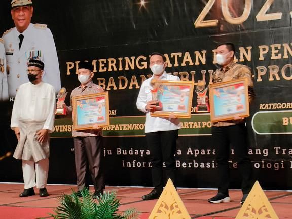 PKB Riau Kembali Terima Penghargaan KI Award Tahun 2021