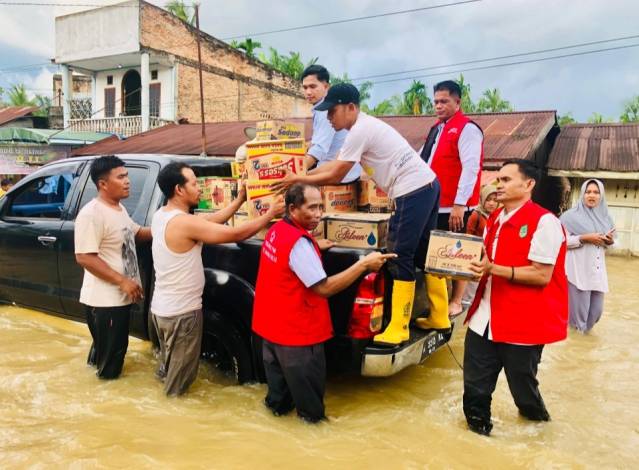 Banjir Masih Rendam Ratusan Rumah di Rambah Hilir, Simpang Kumu-Kota Tengah Batas Duri Hanya Bisa Dilalui Roda Empat