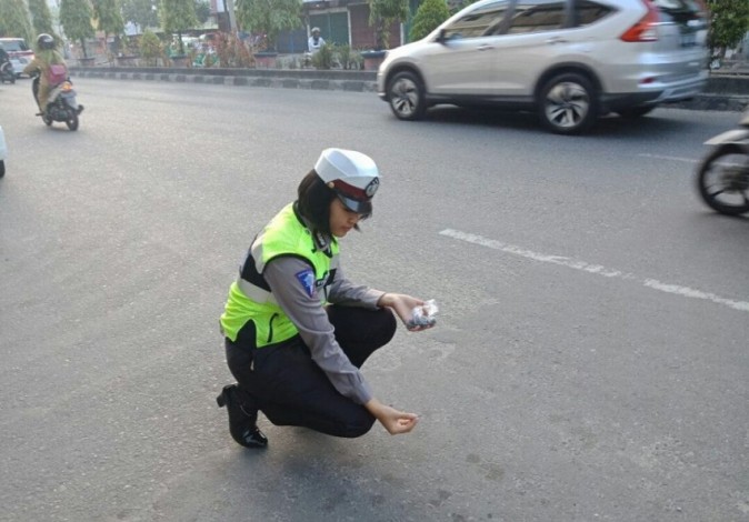 Polisi Temukan Ranjau Paku Berserakan di Jalan Tuanku Tambusai Pekanbaru