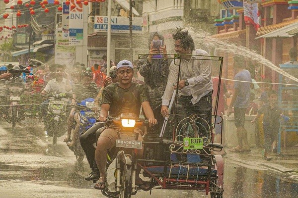 Begini Tanggapan Traveler Malaysia Tentang Perang Air di Riau