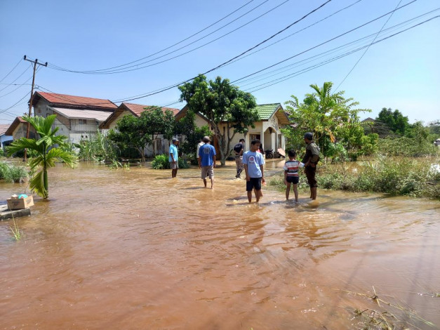 Banjir di Pekanbaru Mulai Surut, Warga Masih Mengungsi