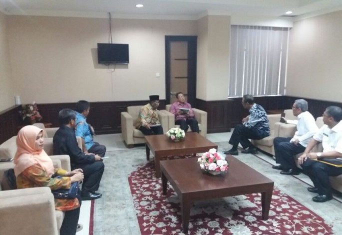 Temui Menag, Plt Gubernur Sampaikan Kesiapan Embarkasi Haji Antara Riau