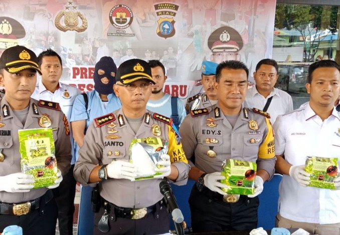 Selundupkan 4 Kg Sabu-sabu Pakai Bungkusan Teh, Pria Asal Aceh Ini Dibekuk Polresta Pekanbaru