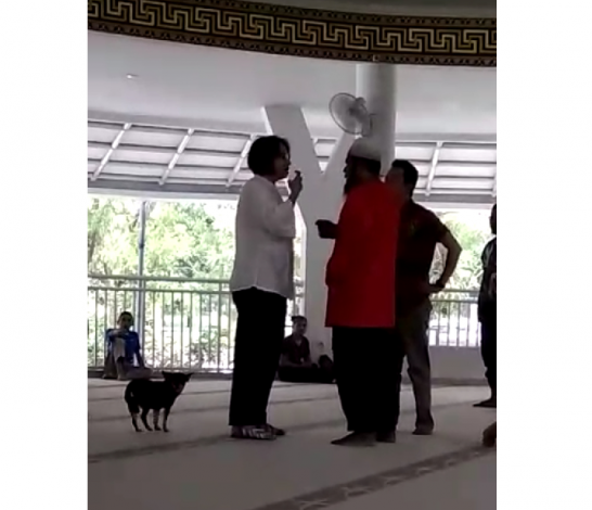 Perempuan yang Bawa Anjing Masuk Masjid Telah Diamankan Polisi
