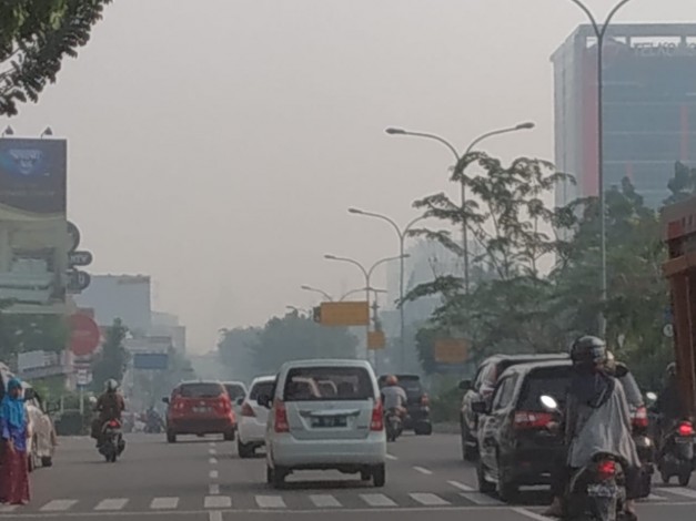 Kabut Asap Cukup Pekat, Diskes Imbau Pelajar di Riau Gunakan Masker