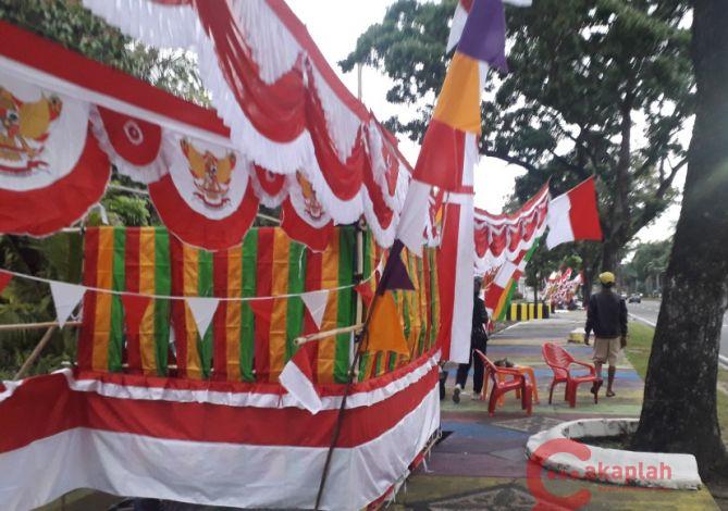 Jelang HUT ke-77 RI, Pedagang Bendera Mulai Bermunculan di Pekanbaru