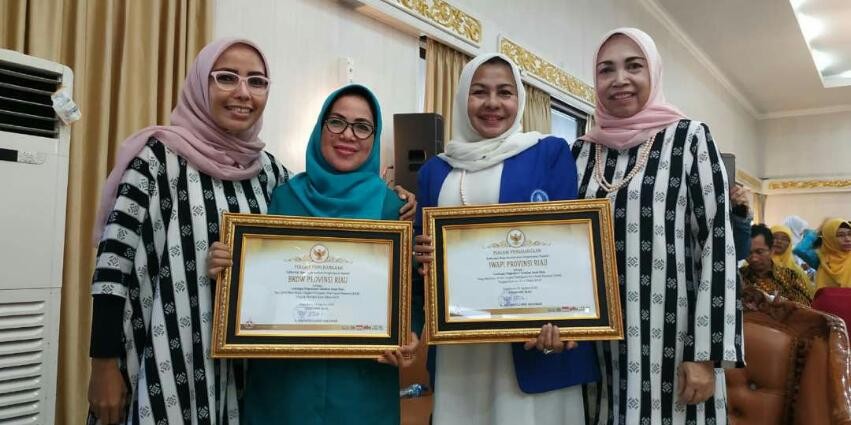 Iwapi dan BKOW Provinsi Riau Raih Penghargaan Hari Anak Nasional