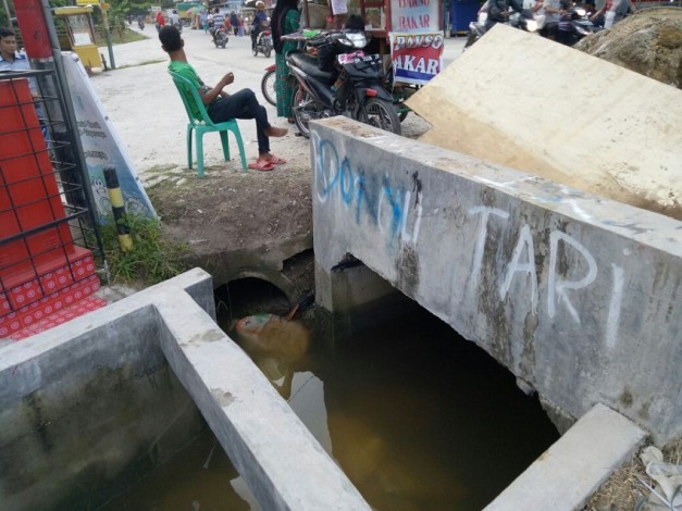 Saluran Air yang Ditutup Warga Kampar Sudah Dibongkar, Pekanbaru Terhindar Banjir