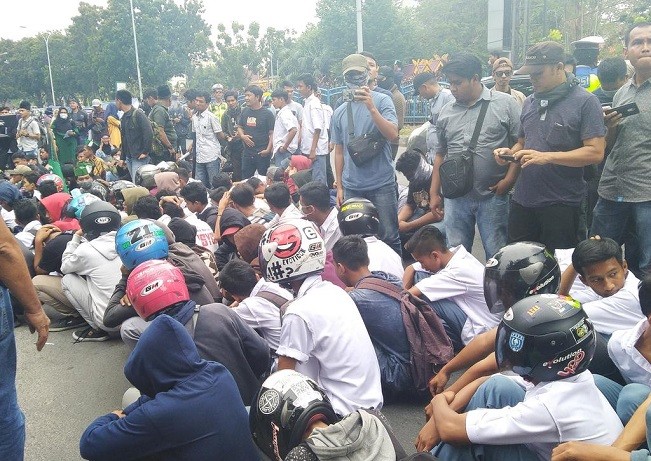 Ikut-ikutan Aksi Demo di DPRD Riau, Polisi Usir Pelajar SMA di Pekanbaru