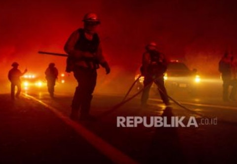 Ribuan Warga Dievakuasi akibat Kebakaran Hutan di California
